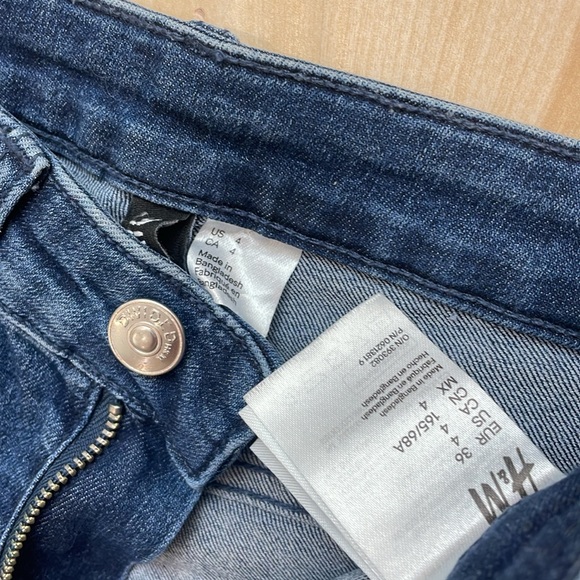 Mint condition jeans from H&M, size 4 - Picture 3 of 5